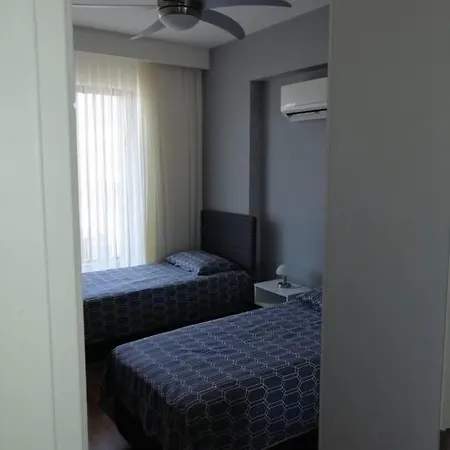 Havuzlu Sitede 2+1 Modern Teras Kati Apartament *